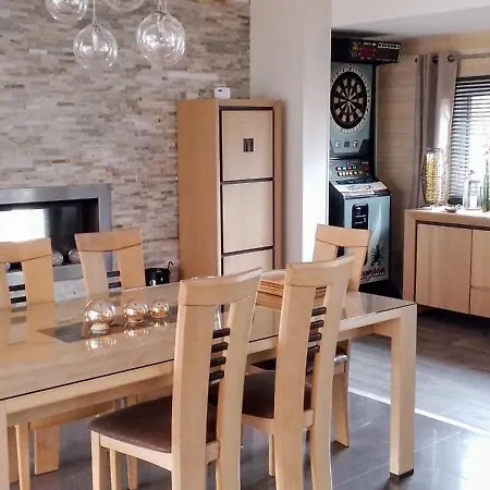 Проживание в семье Chez Sylvie, Petit Dejeuner Offert *